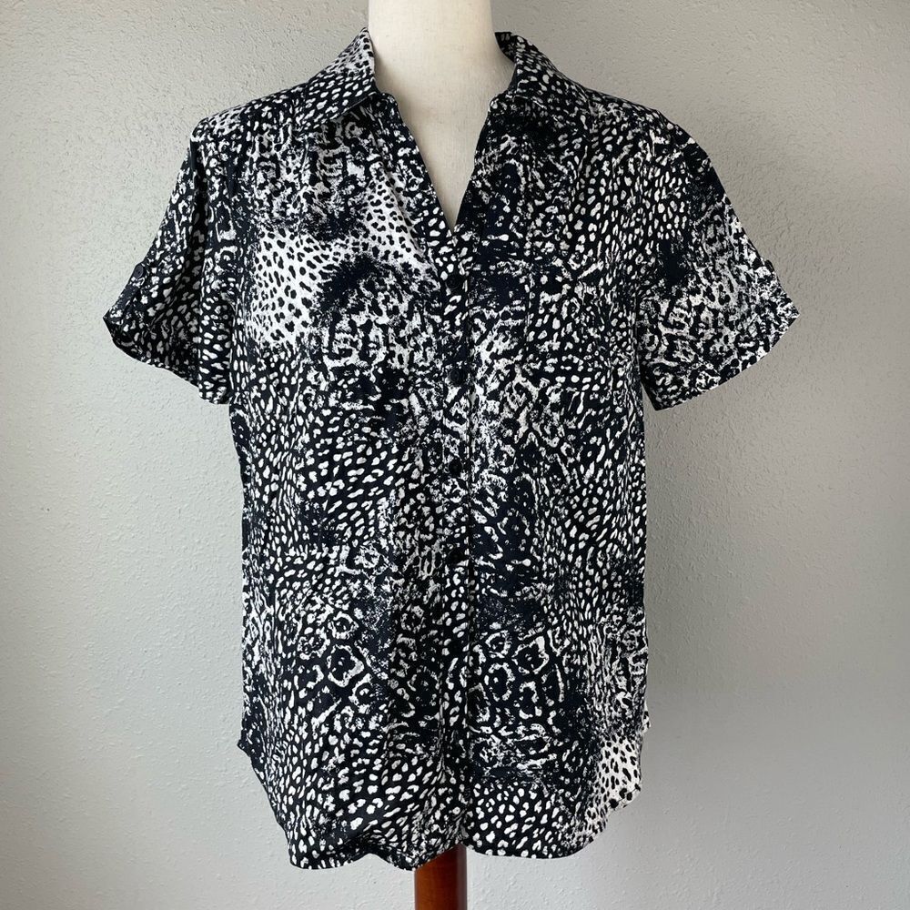 Erika Button Down Short Sleeve Shirt Size M